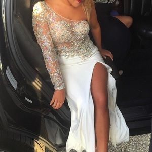 BEAUTIFUL PROM DRESS